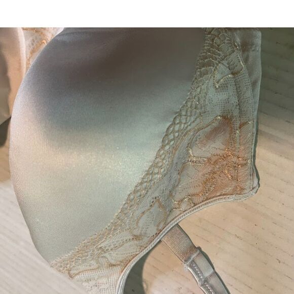 Bali Full Coverage Lightly Padded  Underwire Lace Trim on Front & Sides Bra 38D - Picture 6 of 6